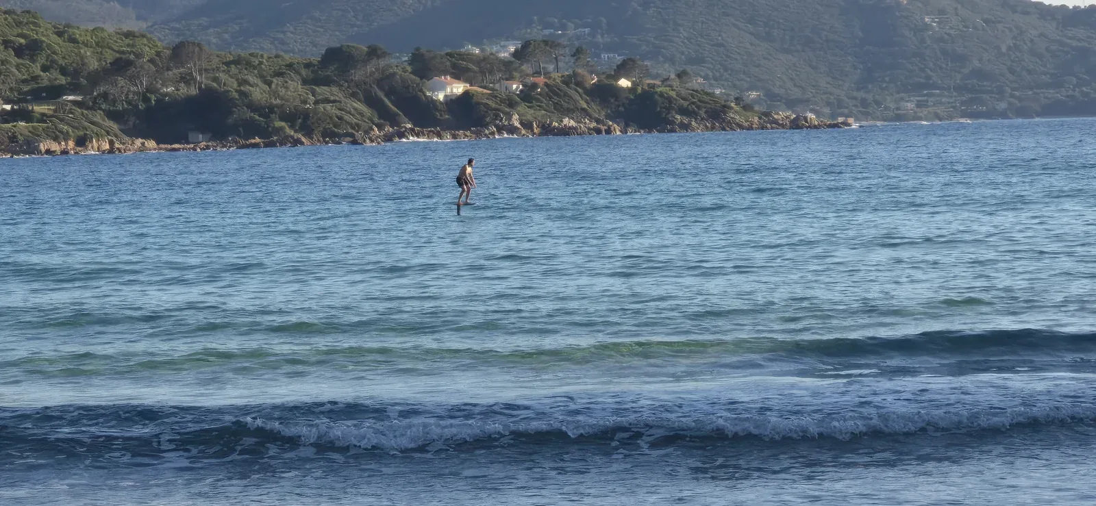 Baignade et activités nautiques sur la plage du Ruppione