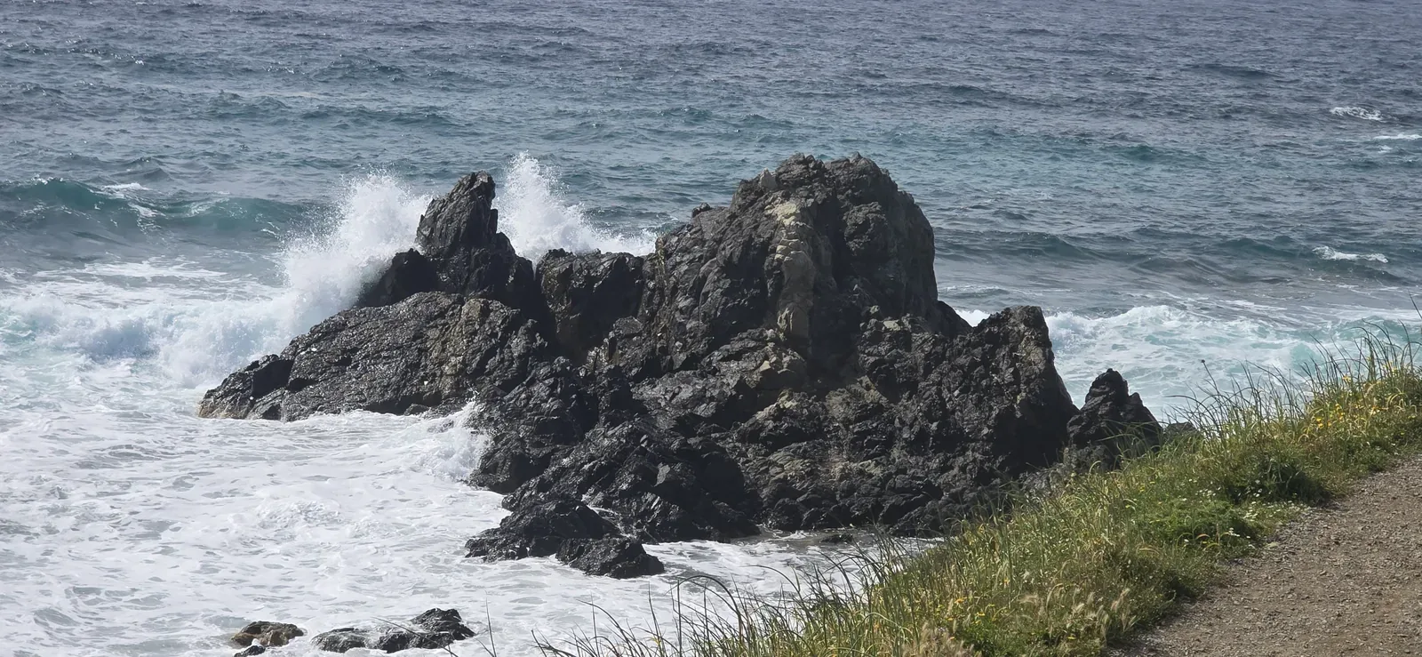 Mer et rochers vers les îles Sanguinaires à Ajaccio