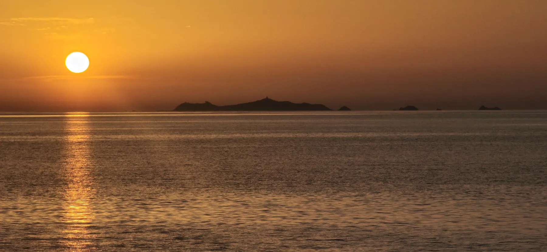 Rochers et mer vers les îles Sanguinaires