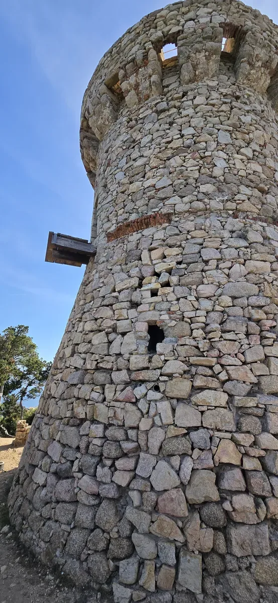 Tour de l'Isolella et parcours vita sur la presqu'île près de Pietrosella